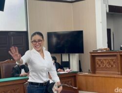Nikita Mirzani Tenggelam dalam Kontroversi Sidang: Bantah Mentah-mentah Dakwaan