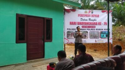 “Polres Rohul: Langkah Kreatif Menjaga Kebahagiaan Warga dengan Bedah Rumah”
