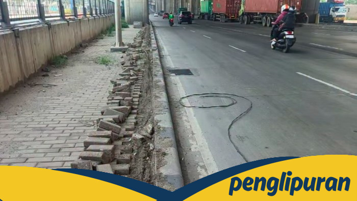 Kriminal Malang: Maling Bongkar Trotoar di Koja untuk Curi Kabel Lampu Jalan