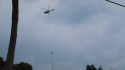 2 Heli Water Bombing Siap Padamkan Api di Rokan Hulu, Perang melawan Karhutla Dimulai!