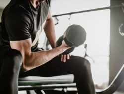**”Latihan Beban dan Ngegym: Rahasia Meningkatkan IQ, Bukan Jadi Bodoh!”**