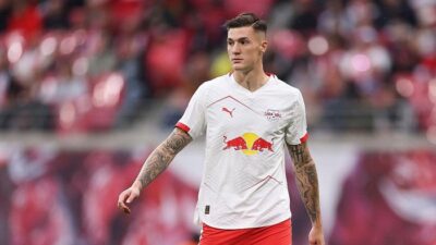 “Watkins atau Sesko, Man United Disarankan Pilih Striker Ini”