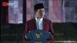 **Doa Kebangsaan di Tugu Proklamasi: Menag Ujarkan MBG dan Sekolah Rakyat sebagai Jawaban Kemerdekaan**
