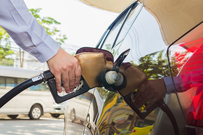 **Isi Bensin Mobil Jangan Nunggu Tangki Kosong, Pokoknya Jangan!** - Tips Merawat Performa Mesin