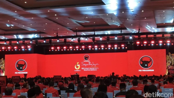 **Megawati: Setiap Malam Berzikir, Sebut Semua Nama Termasuk Hasto**