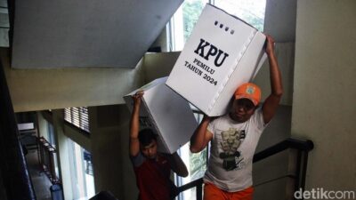 [Amendemen Pemilu dan Transformasi Pemilih] Munculkan [Perubahan Radikal dalam Demokrasi] yang [Memprovokasi Diskusi Publik]