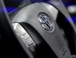 Kenapa Orang Indonesia Masih Setia Beli Mobil Toyota? – Update 1
