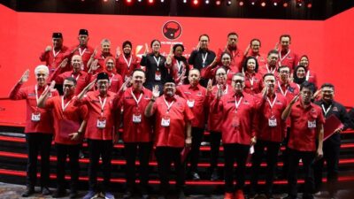 “Tak Ada Nama Hasto dalam Struktur PDIP yang Dilantik Mega: Apa yang Terjadi?”