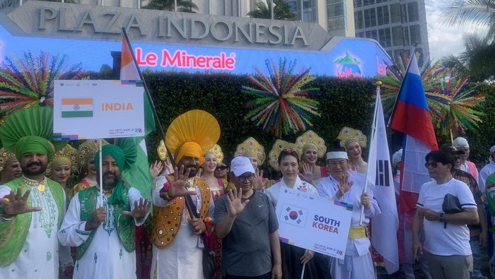 Meriahnya Parade JWFF 2025 di Bundaran HI Tampilkan Kesenian Berbagai Negara - Update 1