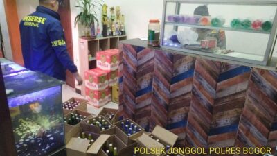 240 Botol Miras Ditemukan, Toko Ilegal di Jonggol Terkuak!