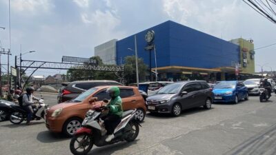 “Warga Depok Desak Solusi Triliunan untuk Atasi Macet di Cinere”