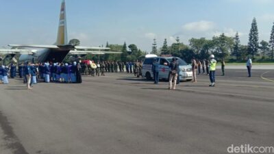 **Chat Terakhir Marsda TNI Fajar Adriyanto di Grup Alumni SMA H-1 Sebelum Gugur: Kisah Duka yang Menyedihkan**