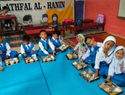 Polisi Jadi Garda Terdepan, Distribusi Makanan Bergizi ke Ribuan Anak dan Bumil di Siak Dikawal!