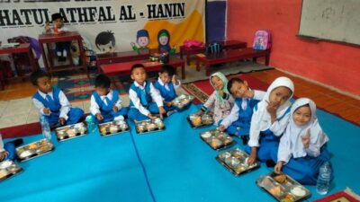 Polisi Jadi Garda Terdepan, Distribusi Makanan Bergizi ke Ribuan Anak dan Bumil di Siak Dikawal!