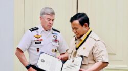 Prabowo Dianugerahi Medali AS di Istana: Tanda Solidaritas atau Strategi Diplomasi?