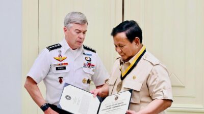Prabowo Dianugerahi Medali AS di Istana: Tanda Solidaritas atau Strategi Diplomasi?