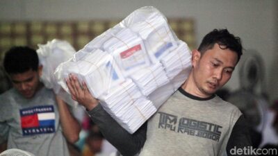 “Pemisahan Pemilu, Krisis Demokrasi atau Peluang Reforms?”