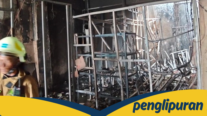 **Amukan Si Jago Merah di Ruko Mangga Dua: Kebakaran Hebat dengan Ledakan Mencekam**
