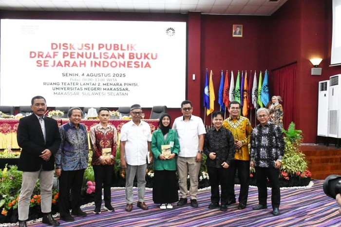 Kemenbud Gelar Diskusi Publik Draf Buku Sejarah di UNM, Ini Hasilnya - Update 1