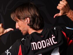 Modric Sadar Milan Menaruh Ekspektasi Besar, Tapi Siapkah Ia Bersaing di Liga Champions?