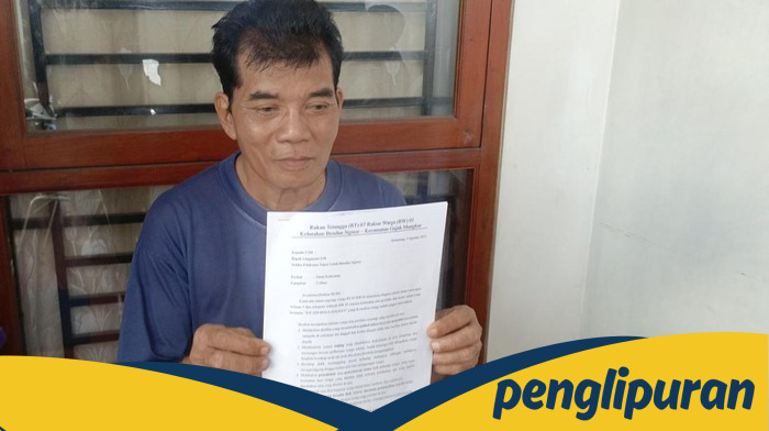 **Siswi Semarang Viral Sekolah Lewat Sungai, Ortunya Diminta Warga Pindah karena Anjing dan Sampah**