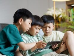 Mendikdasmen Larang Roblox, Psikolog Ungkap Dampak Main Game pada Anak