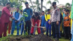 Semangat Ratusan Siswa SMK di Riau Tanam Pohon demi Masa Depan – Update 1