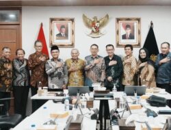 Fadli Zon: Pemerintah Terbuka Kritik, Tapi Soal Penulisan Sejarah Memicu Kontroversi!
