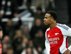 **Arsenal Siap dengan Kelebihan di Tengah Cedera Magalhaes dan Timber jelang Pertemuan dengan Man United**
