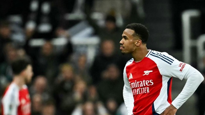 **Arsenal Siap dengan Kelebihan di Tengah Cedera Magalhaes dan Timber jelang Pertemuan dengan Man United**