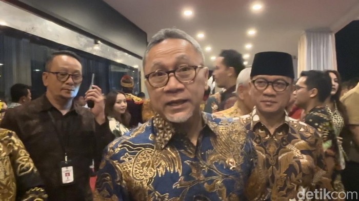 Zulhas Lapor Prabowo soal Penindakan Beras Oplosan, Warga Diminta Tak Cemas - Update 1
