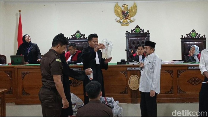 Mantan Kepala Perpustakaan UIN Makassar Dituduh Produksi Uang Palsu, Dijatuhi Hukuman 8 Tahun
