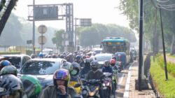 Awas Macet! Proyek Galian di Jalan TB Simatupang Baru Beres 26 Desember, Siap-Siap Tersesak!