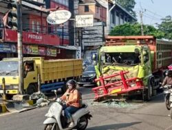[Penampakan Kecelakaan Truk Biang Kerok Ciputat Macet Parah Pagi Ini: Tragedi Jalanan yang Mengguncang Warga]