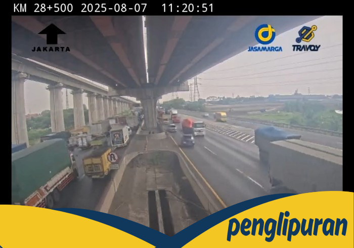 Truk Terguling di Tol Japek, Menyebabkan kemacetan Berjam-jam di Arah Jakarta!