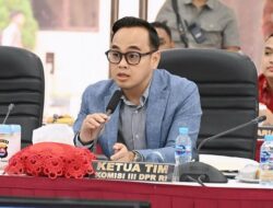 “Waka Komisi III DPR: Mutasi Polri, Angin Segar atau Permainan Politik?”