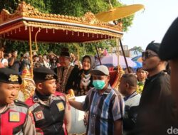 Disoraki Warga saat Kirab HUT Pati, Bupati SudewoREAKSI Mengejutkan!