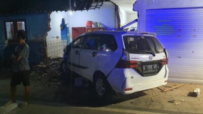 “Mobil Avanza Dikemudikan Pelajar 15 Tahun, Pemotor Tewas di Pasuruan”