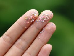 **Partikel Mikroplastik di Udara Dalam Rumah: Bahaya yang Jarang Diperhatikan**