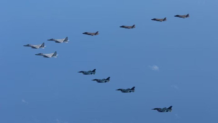 Jet Tempur Jepang Jatuh di Samudra Pasifik: Misteri Terbaru yang Guncang Dunia!