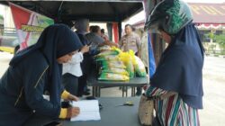 “Pasar Murah di Inhu Diserbu Warga, Ratusan Kilo Beras Ludes Terjual dalam Sekejap”