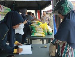 “Pasar Murah di Inhu Diserbu Warga, Ratusan Kilo Beras Ludes Terjual dalam Sekejap”