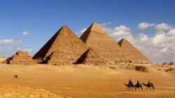 **Robot Cerdas dengan AI Temukan Ruang Tersembunyi di Piramida Giza**