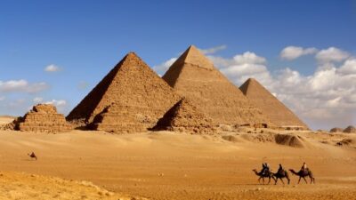 **Robot Cerdas dengan AI Temukan Ruang Tersembunyi di Piramida Giza**