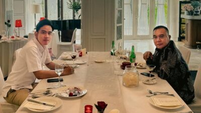 “Gibran dan Dasco Makan Siang Sambil Ngobrol Politik? Menunya Bakso dan Dendeng Balado”