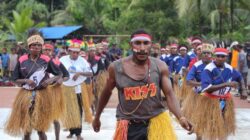 Warga Ayuka & Tipuka Melelehkan Hati dengan Lomba Tari Seka di HUT ke-80 RI