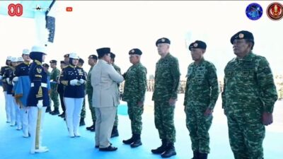 **Presiden Prabowo Anugerahkan Bintang 3 kepada Musa Bangun-Glenny Kahuripan, Pahlawan Pembebas Sandera WNI**