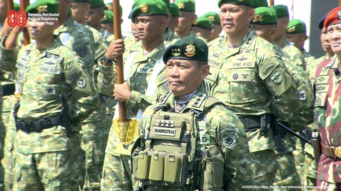 Prabowo: Letjen Fadjar Contoh Pemimpin yang Berani Di Depan
