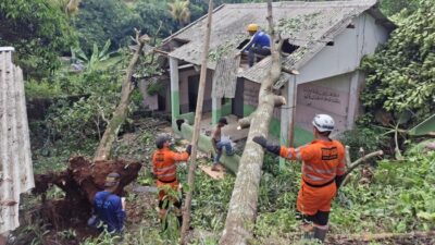 BPBD Bogor Dapati 20 Bencana Akibat Hujan Deras Semalam: Dari Longsor hingga Kebakaran