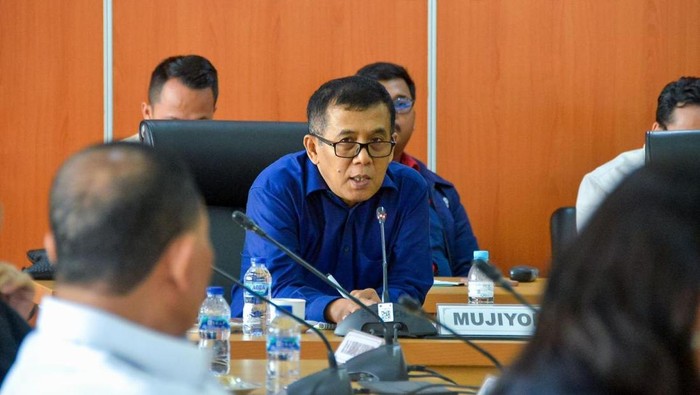 **Legislator Dukung Rekrut 1.000 Petugas Damkar: 'Pemadam' Jadi Pelayan Kebakaran Warga**